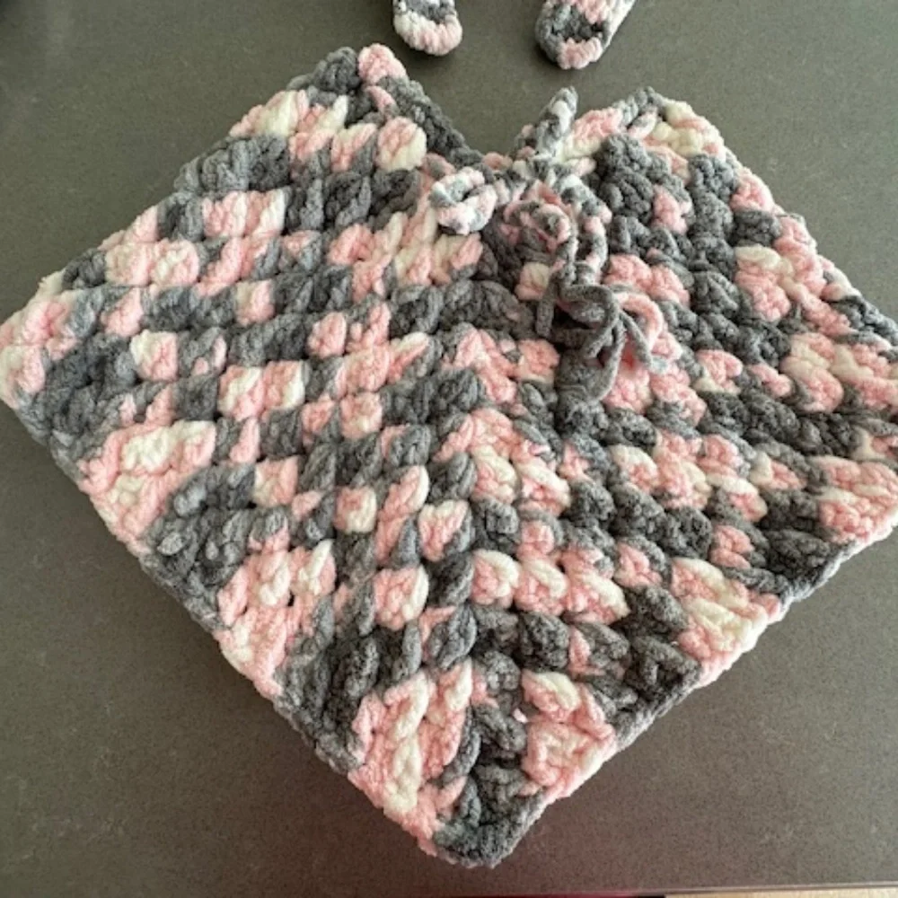 New Handmade Crochet Baby 3-Piece Set (33
